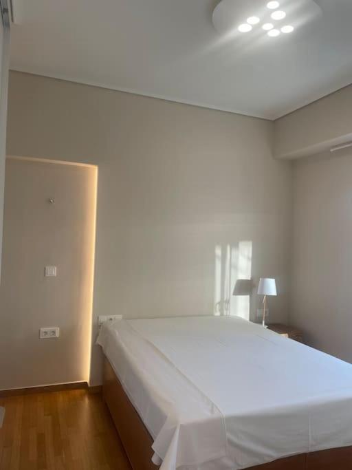 Apartment A-14 Light & Patio, New 2023! Next 2 Goulandris Museum! Pls Check Extra Fees For 2nd