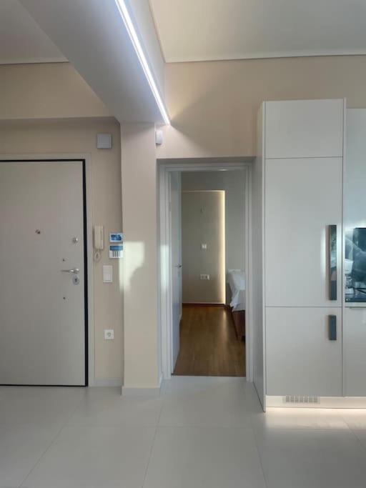 Apartment A-14 Light & Patio, New 2023! Next 2 Goulandris Museum! Pls Check Extra Fees For 2nd